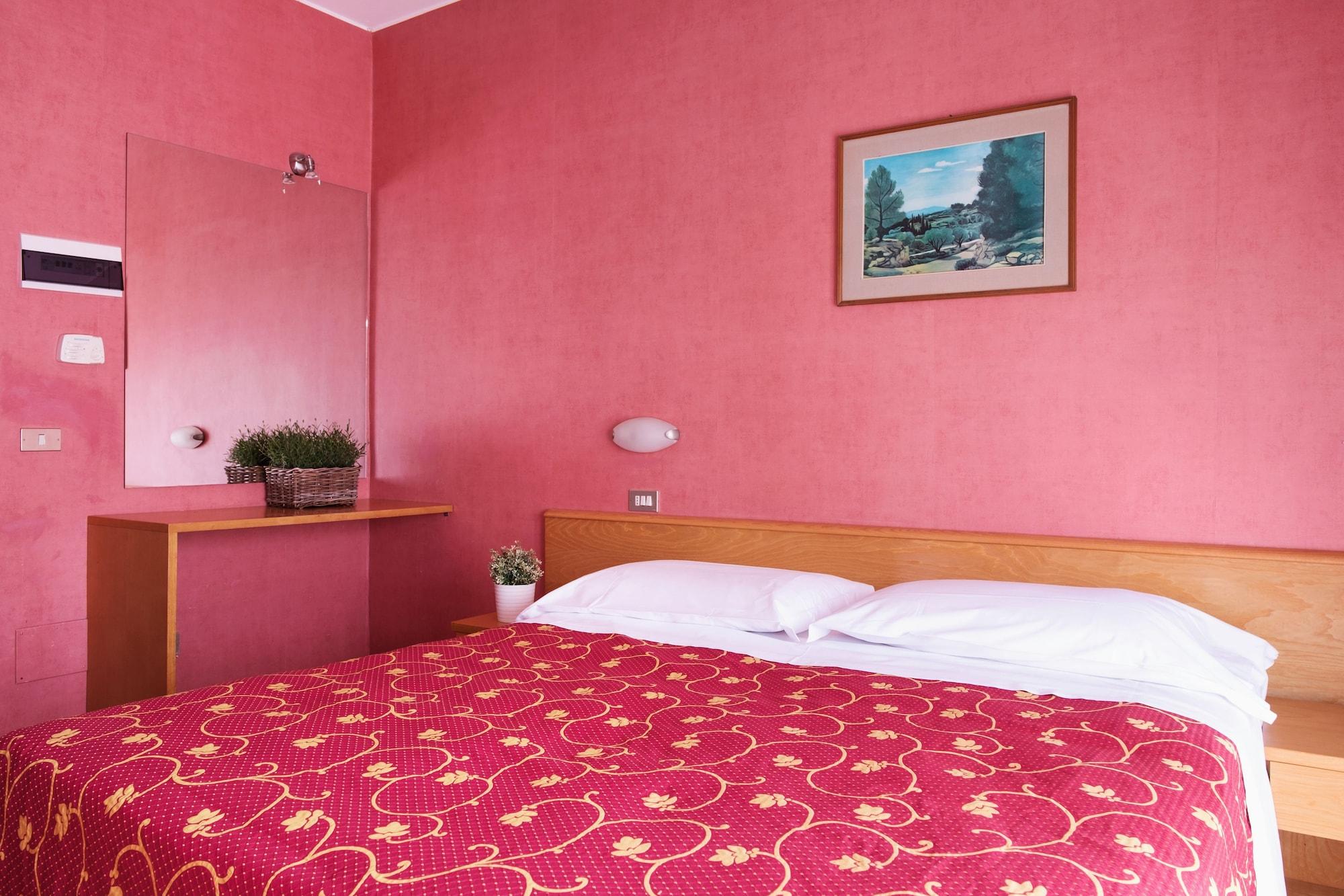 Junior Hotel 3*